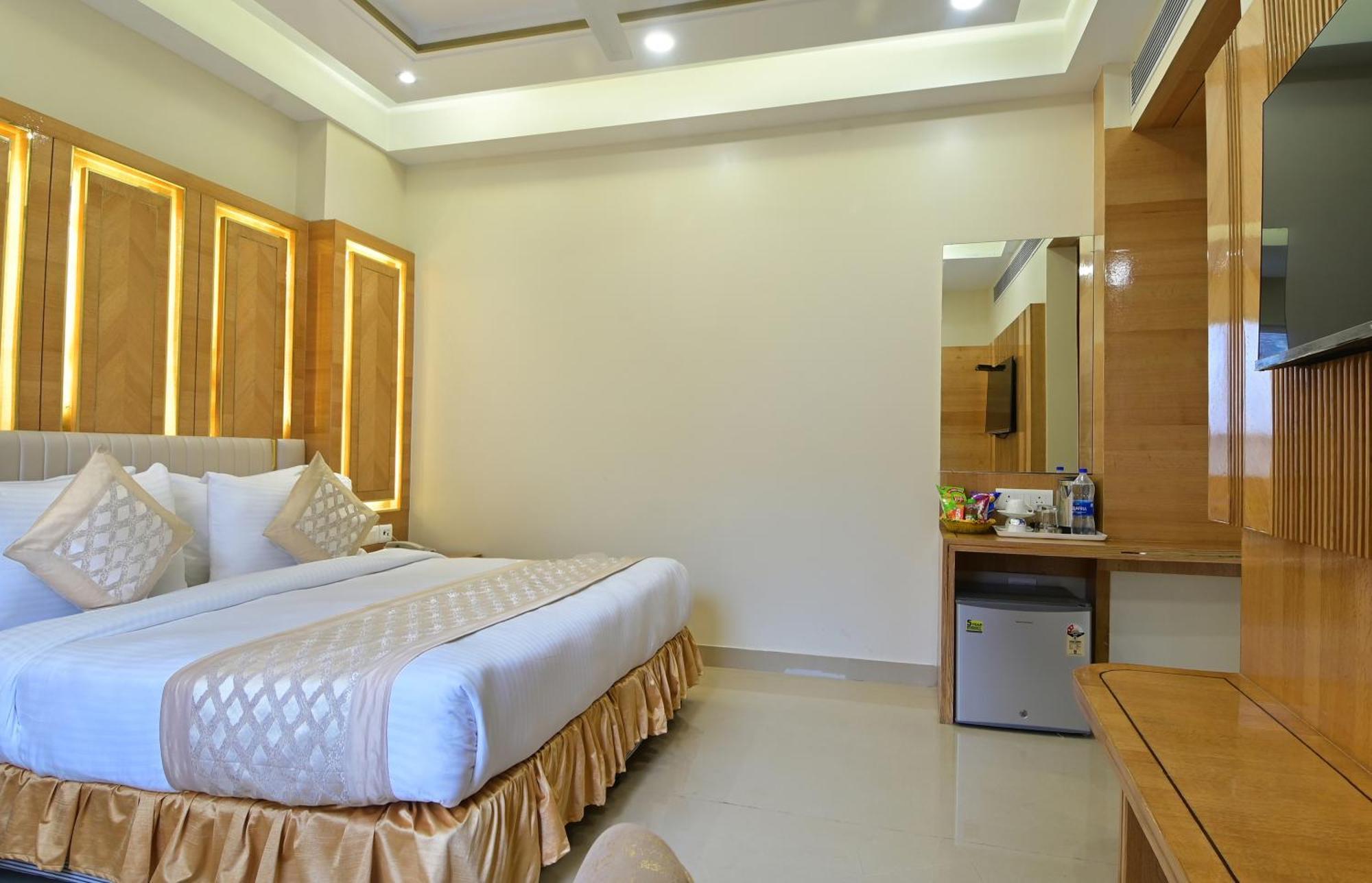 Hotel Gold Palace - 03 Mins Walk From New Delhi Railway Station Eksteriør bilde