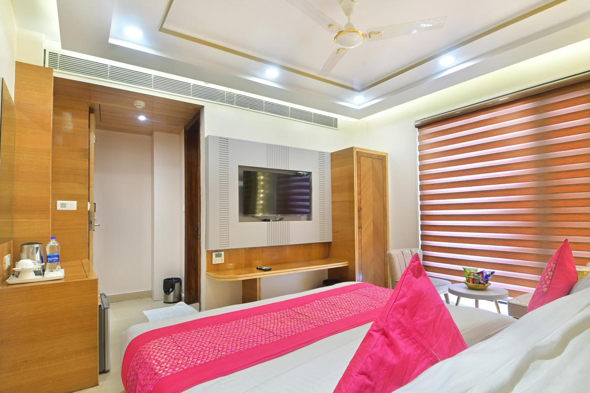 Hotel Gold Palace - 03 Mins Walk From New Delhi Railway Station Eksteriør bilde