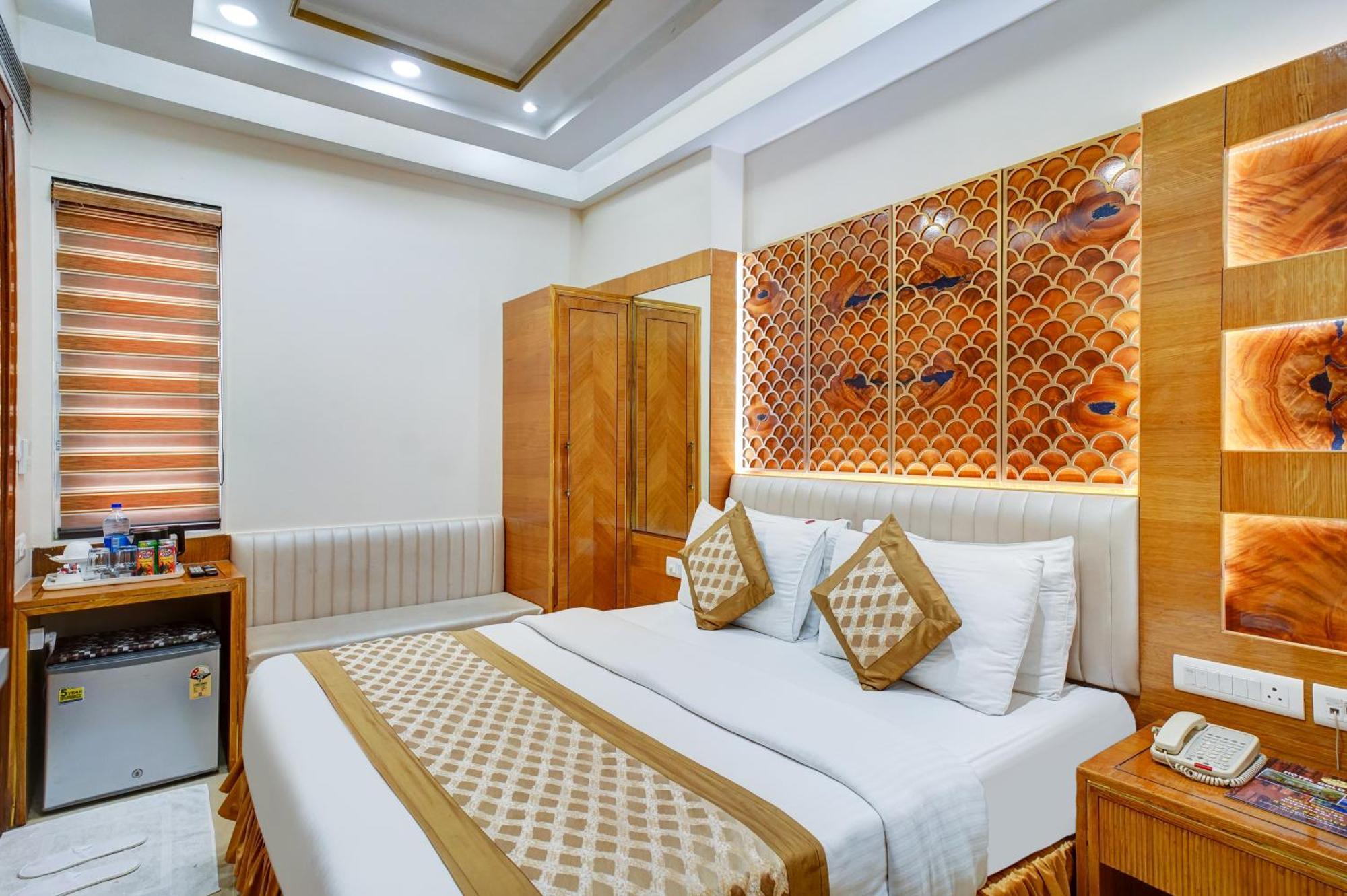 Hotel Gold Palace - 03 Mins Walk From New Delhi Railway Station Eksteriør bilde